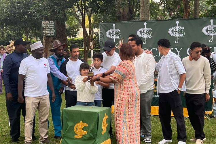 Dr Hassan kinyua Omari and Hailunasr Bakul the director bb bread after winning the best  horse award at the races, Dr Hassan gave a speech on Islamic teaching on taking care of animals